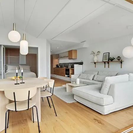 Apartament 2 Bedroom Cozy In *