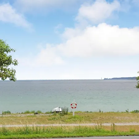 Апартаменты Amazing In With House Sea View *